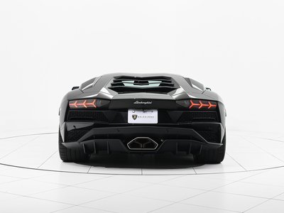 LAMBORGHINI AVENTADOR - 8