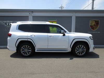 TOYOTA LAND CRUISER 300 - 10