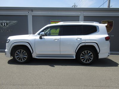 TOYOTA LAND CRUISER 300 - 9