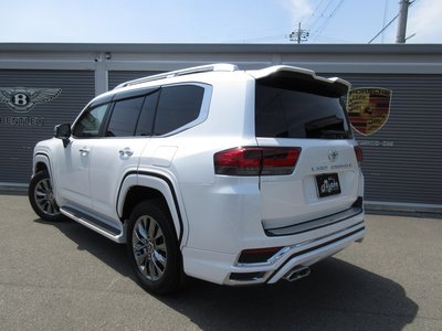 TOYOTA LAND CRUISER 300 - 4