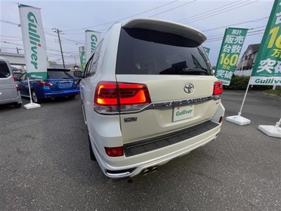 TOYOTA LAND CRUISER 200 - 7