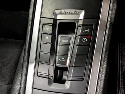 2015 Porsche BOXSTER thumbnail 31