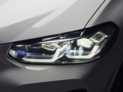 صورة 10 لـ 2025 BMW X4