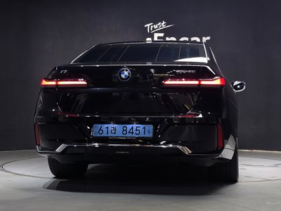BMW I7 - 3