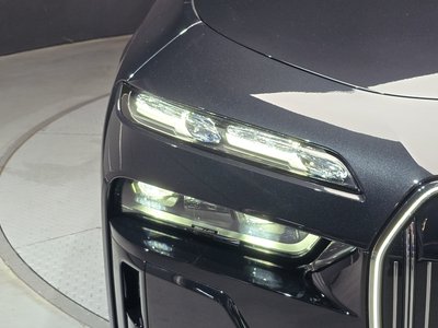 BMW I7 - 9