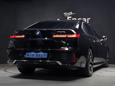 BMW I7 - 4
