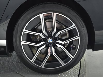 BMW I7 - 8