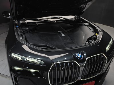 BMW I7 - 7