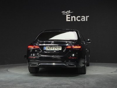 MERCEDES-BENZ E-CLASS - 3