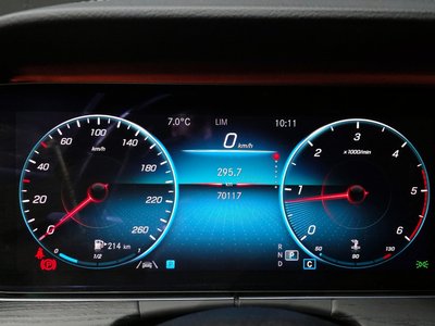 MERCEDES-BENZ E-CLASS - 8