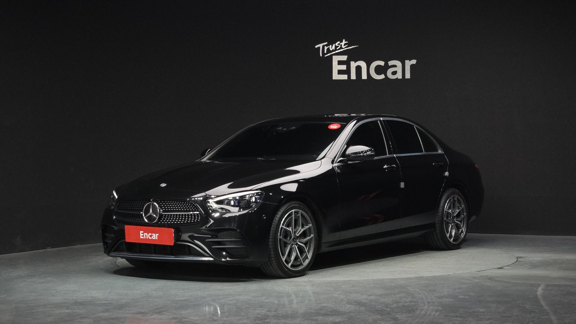 MERCEDES-BENZ E-CLASS - View 1