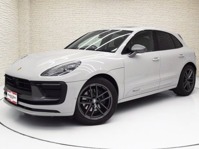 PORSCHE MACAN - 3