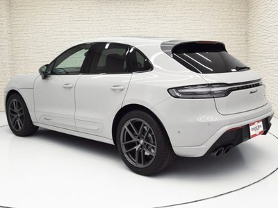 PORSCHE MACAN - 2