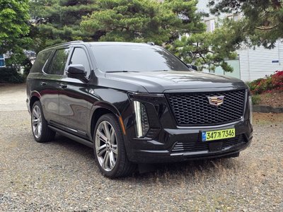 CADILLAC ESCALADE - 1