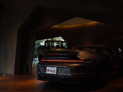 PORSCHE 911 - 4