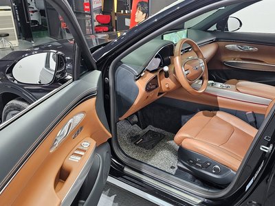 صورة 10 لـ 2022 Genesis GV70
