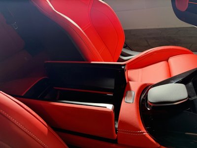 2025 Mercedes-BENZ GT AMG thumbnail 32