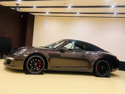 PORSCHE 911 CABRIOLET - 4