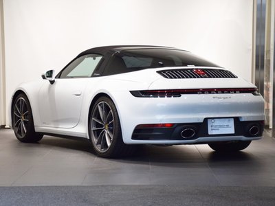 PORSCHE 911 - 6