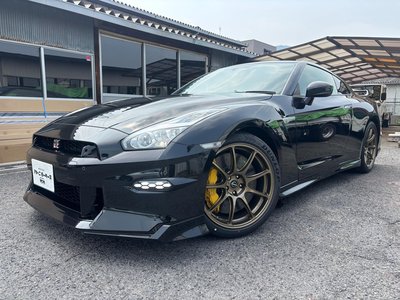 NISSAN GT-R