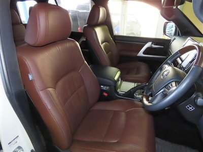 صورة مصغرة 29 لـ 2016 Toyota LAND CRUISER 200
