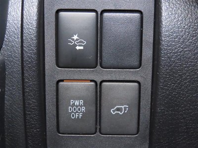 2016 Toyota LAND CRUISER 200 照片 4