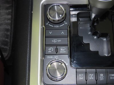 صورة مصغرة 17 لـ 2016 Toyota LAND CRUISER 200