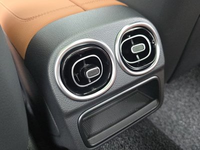 2026 MERCEDES-BENZ C-CLASS thumbnail 32