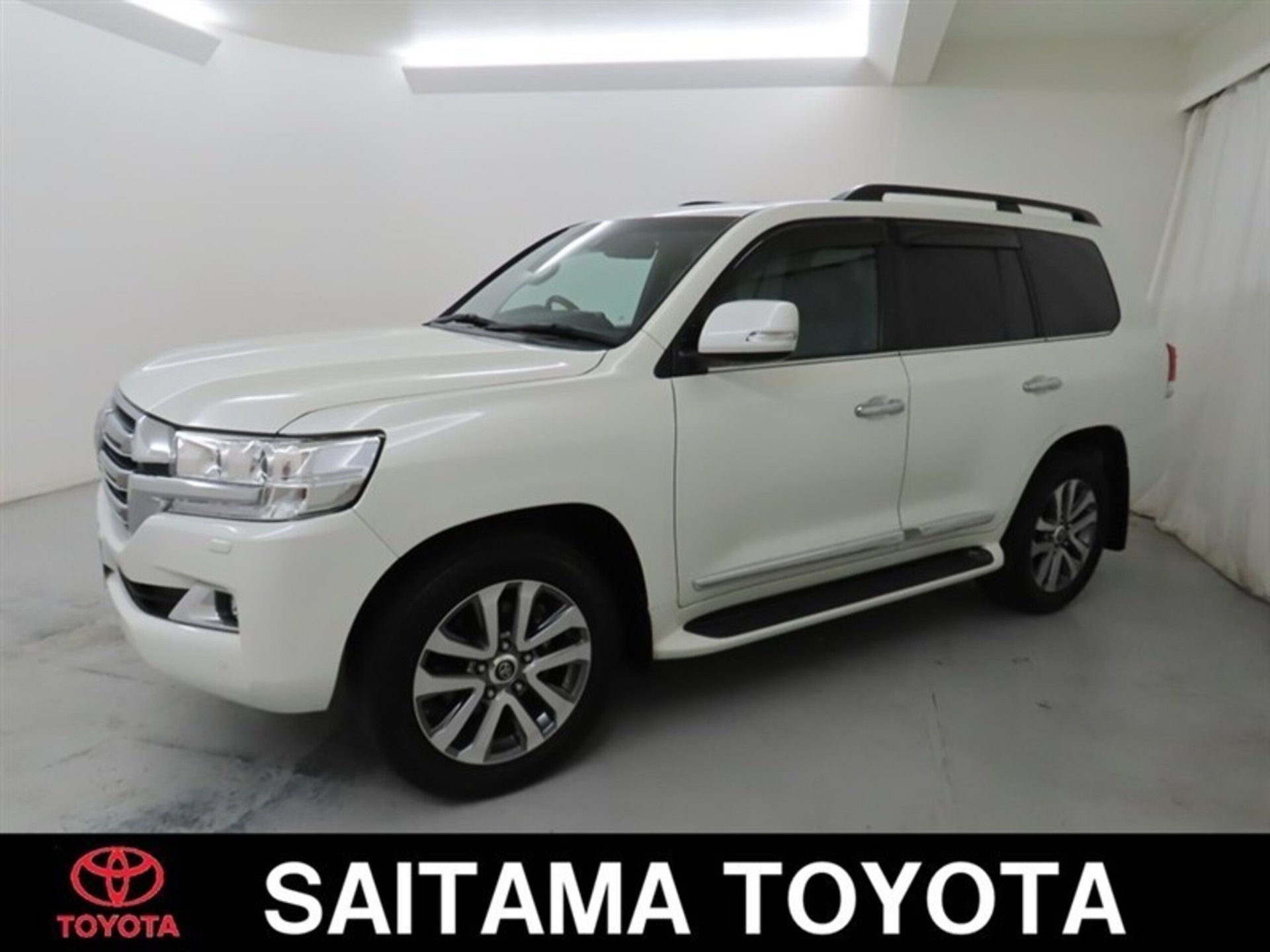 TOYOTA LAND CRUISER 200 - View 1