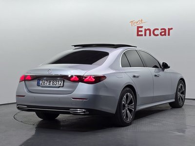 MERCEDES-BENZ E-CLASS - 3