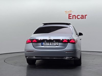 MERCEDES-BENZ E-CLASS - 4