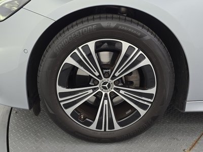MERCEDES-BENZ E-CLASS - 6