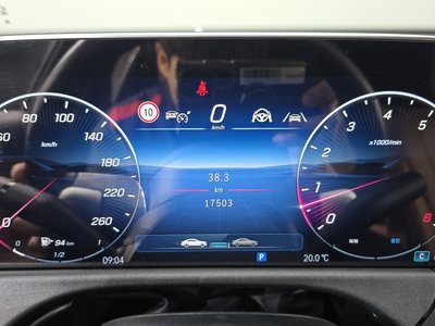 MERCEDES-BENZ E-CLASS - 8