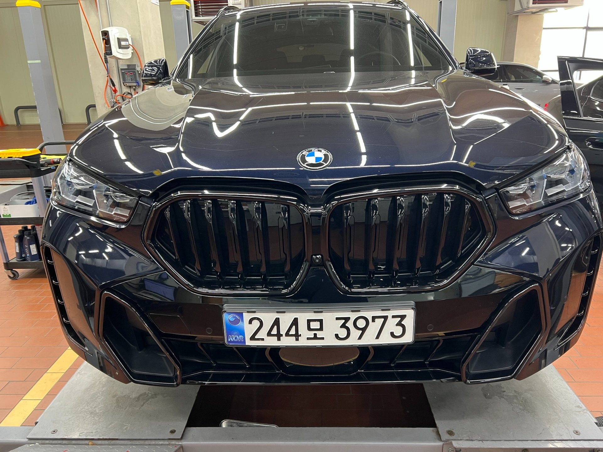 BMW X6 - View 1