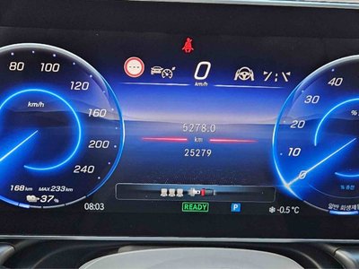 MERCEDES-BENZ EQE - 8