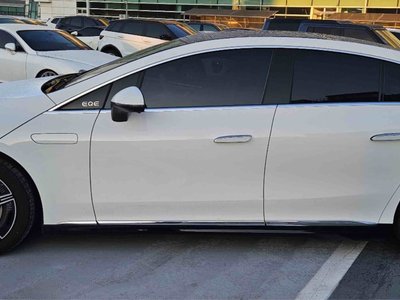 MERCEDES-BENZ EQE - 2