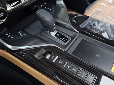 LEXUS LX - 9