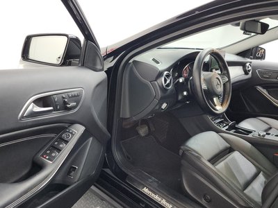 MERCEDES-BENZ GLA - 10