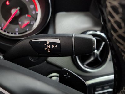 MERCEDES-BENZ GLA - 9