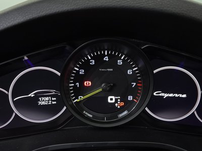 PORSCHE CAYENNE - 8
