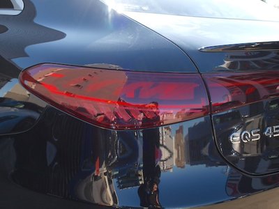 MERCEDES-BENZ EQS - 10