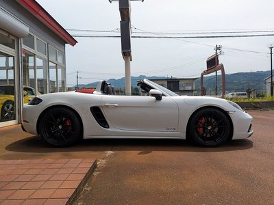 صورة 10 لـ 2018 Porsche 718