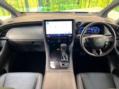 2024 Toyota ALPHARD photo 2