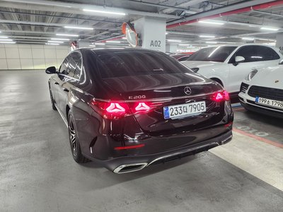 MERCEDES-BENZ E-CLASS - 4