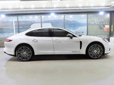 PORSCHE PANAMERA - 2