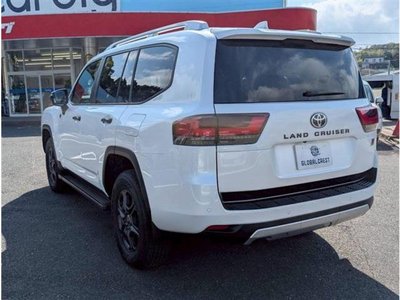 TOYOTA LAND CRUISER 300 - 10