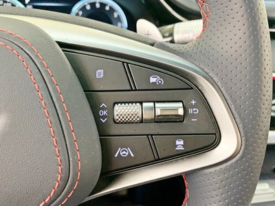 2023 Genesis GV70 thumbnail 18