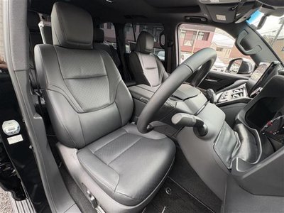 TOYOTA LAND CRUISER 300 - 9