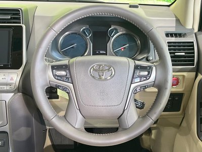 TOYOTA LAND CRUISER PRADO - 8