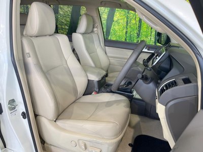 TOYOTA LAND CRUISER PRADO - 9